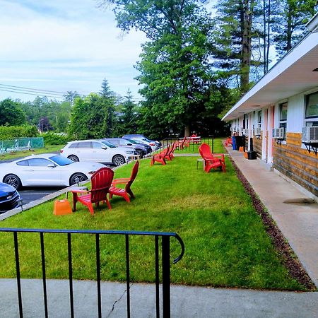 Robin Hood Motel Саратога Спрингс Екстериор снимка